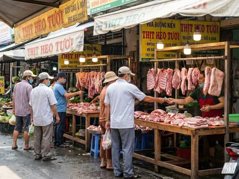 Sát Tết Nguyên Đán, giá thịt lợn tại TP.HCM "nhảy múa": Nỗi lo kép của người nội trợ và doanh nghiệp