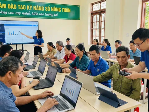 LAO ĐỘNG NÔNG THÔN: KHI "NGƯỜI LÀM RUỘNG" KHÔNG CÒN CHỈ BIẾT CÀY CUỐC